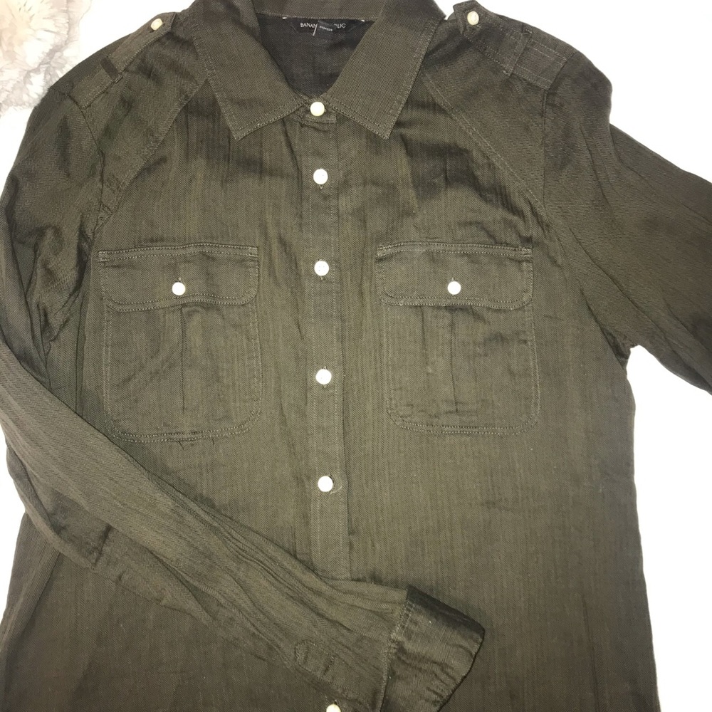 Banana Republic a Women’s Green Button Down